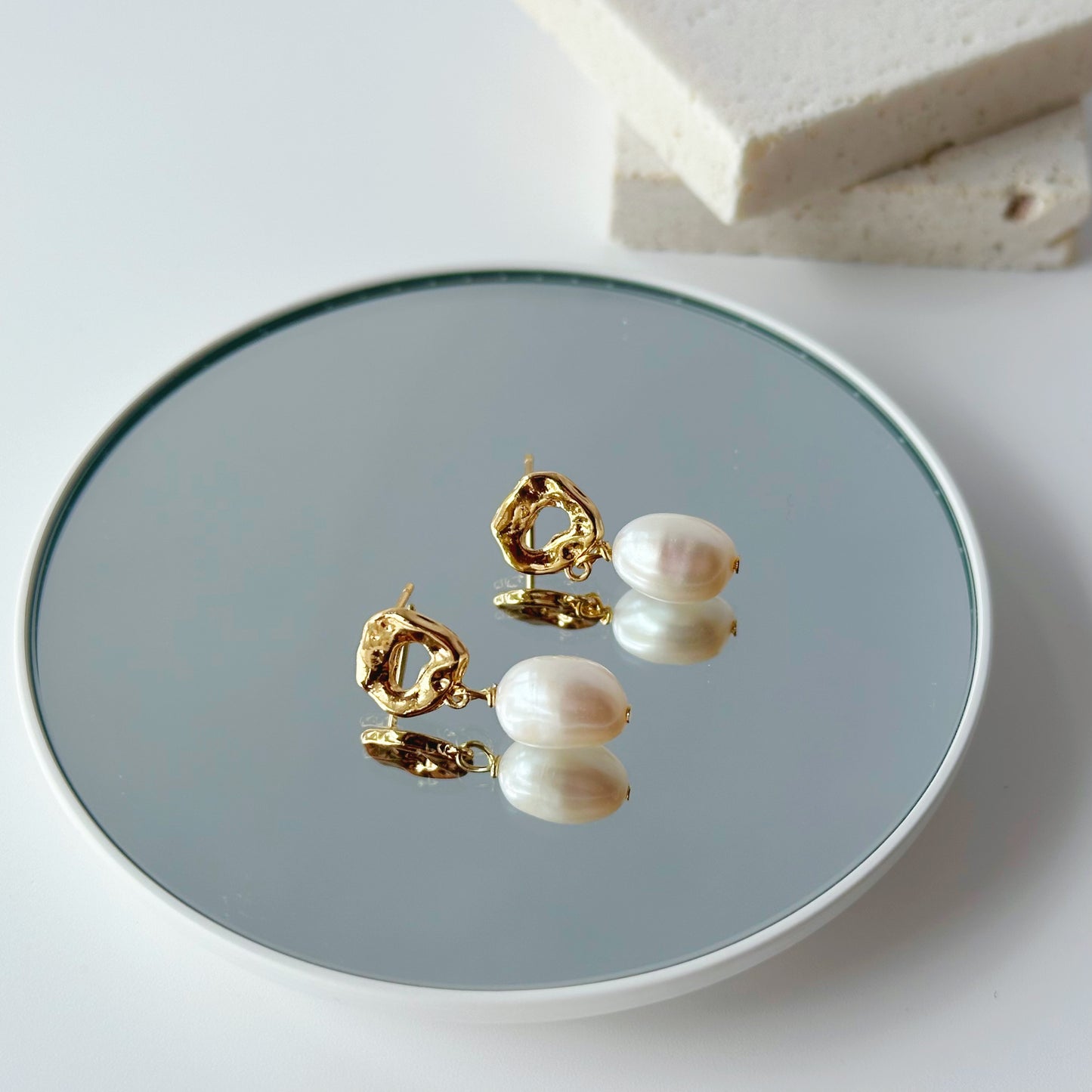 Dusk Romance Pearl Earrings