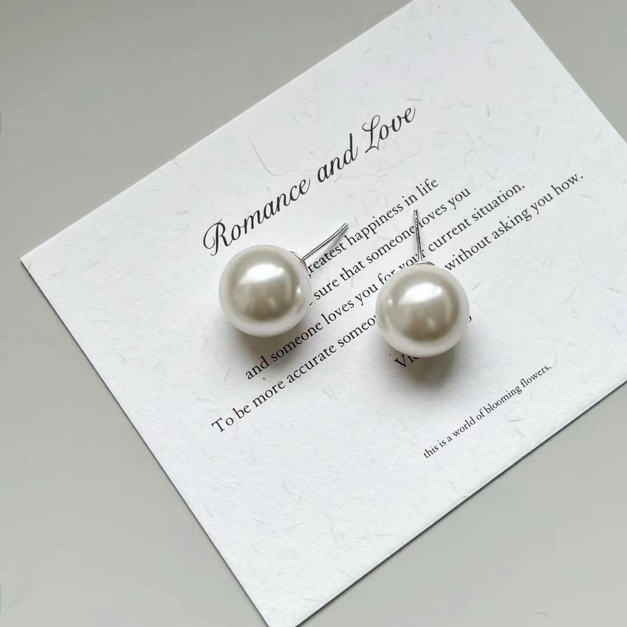 Classic Gentle Pearl Earrings